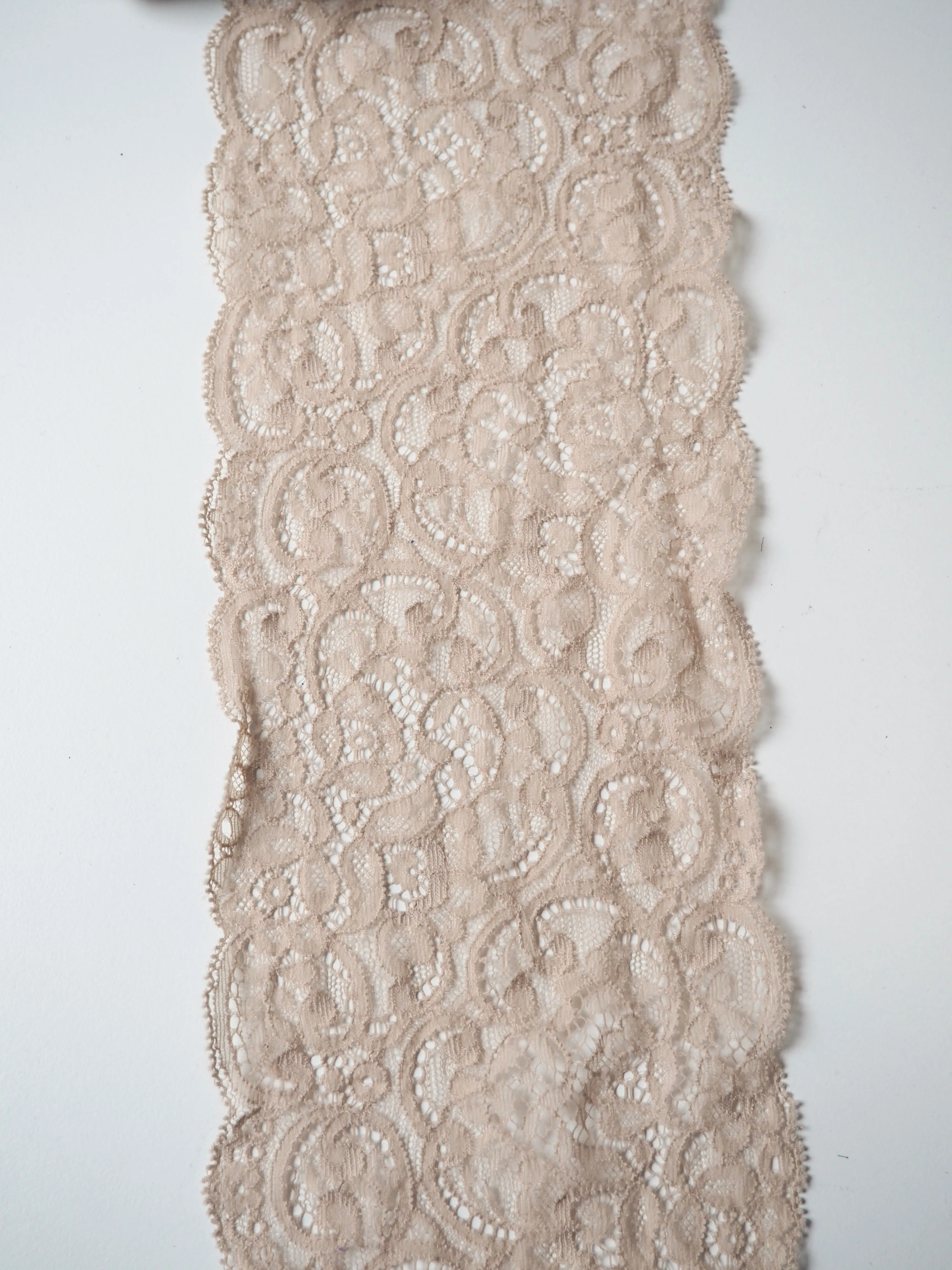 Beige Foliage Scallop Lace Trim 13cm