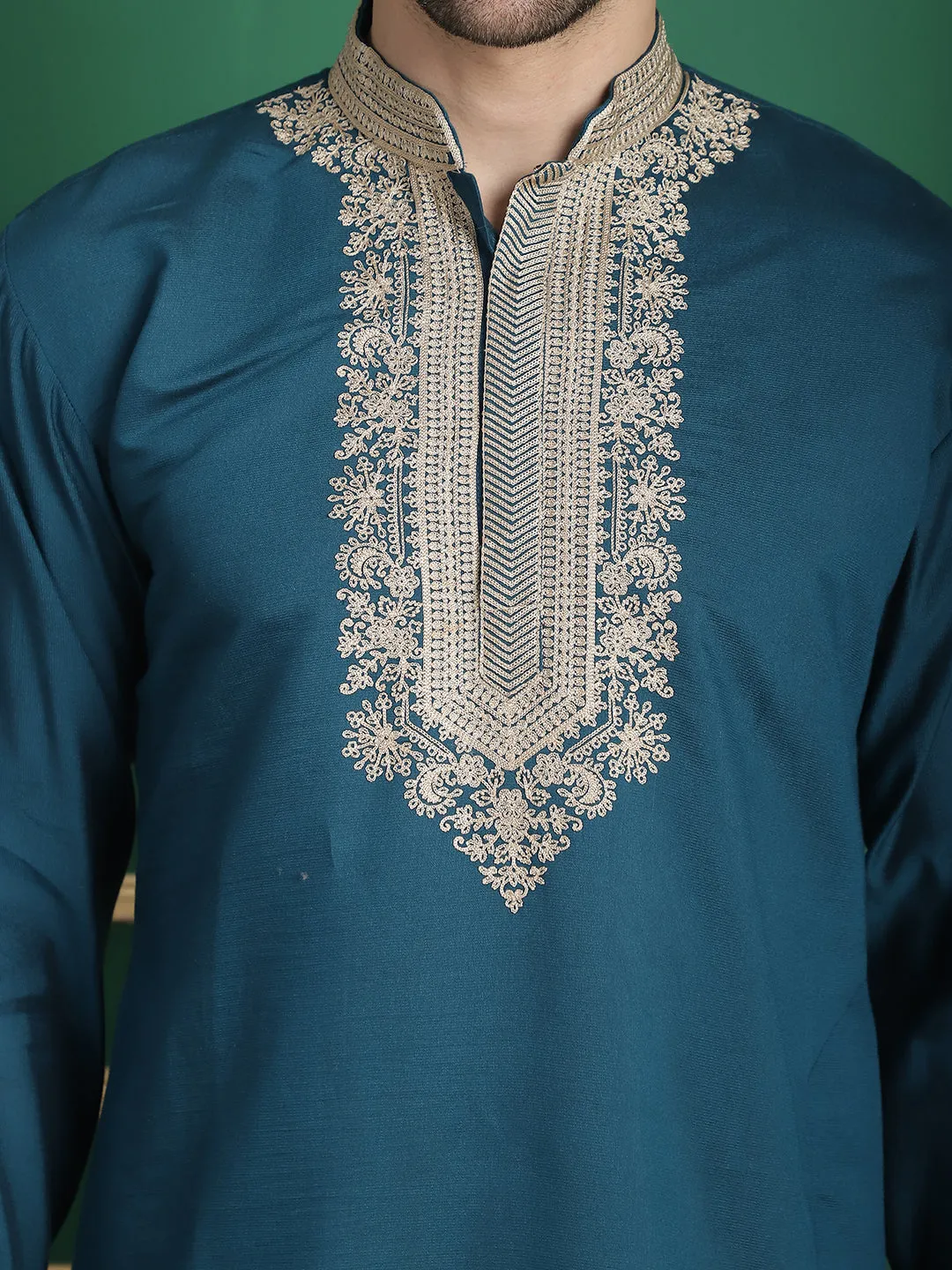Men'S Embroidered Waistcoat And Kurta Pyjama
