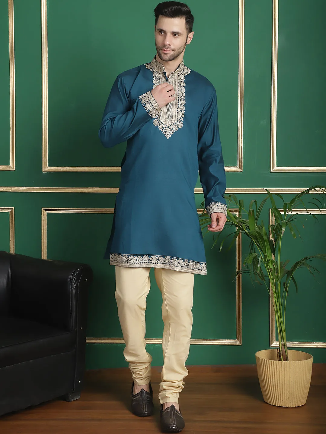 Men'S Embroidered Waistcoat And Kurta Pyjama