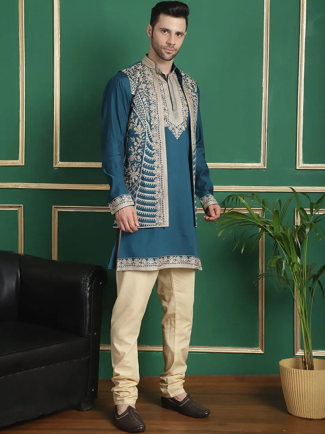 Men'S Embroidered Waistcoat And Kurta Pyjama