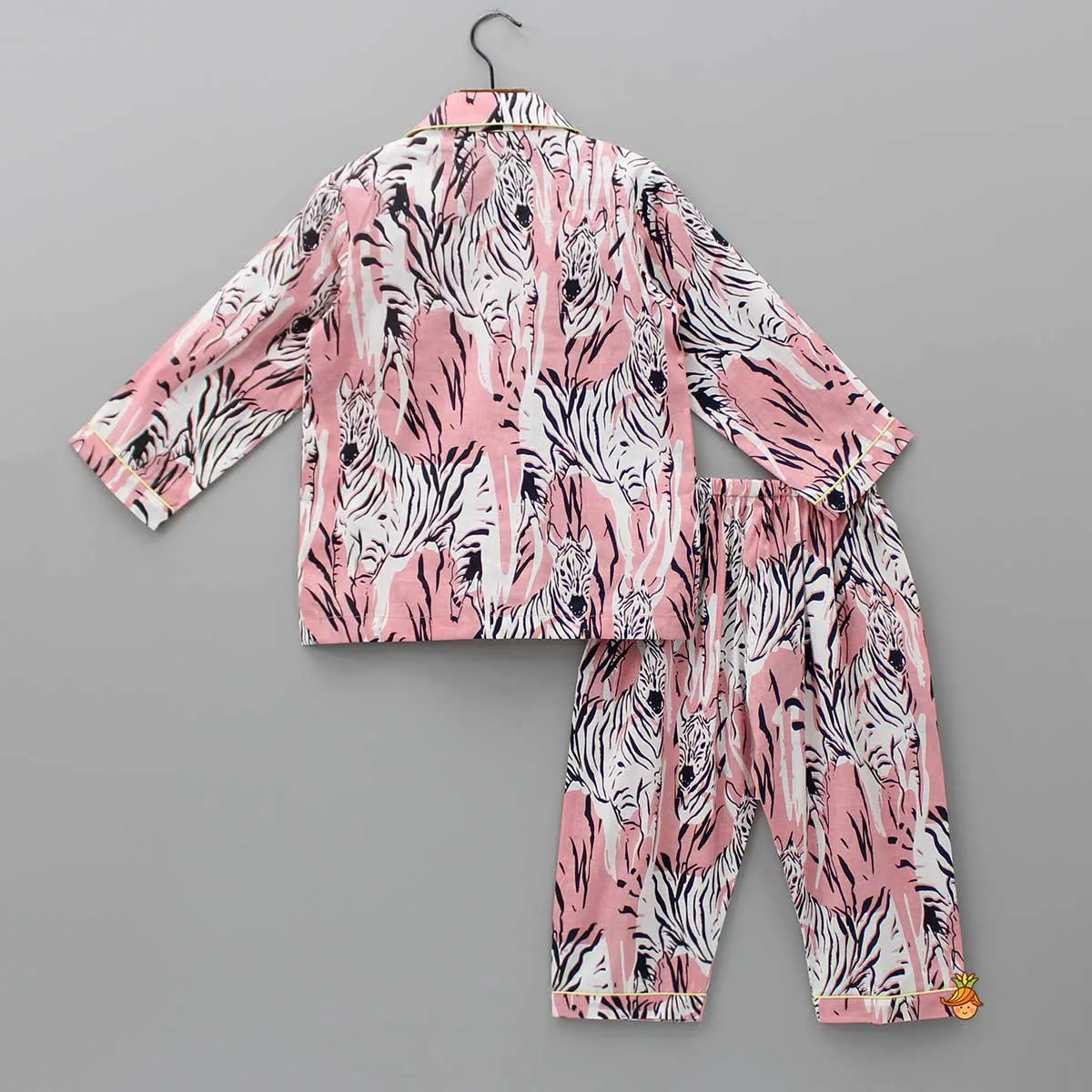 Pre Order: Animal-Printed Notched Collar Sleepwear